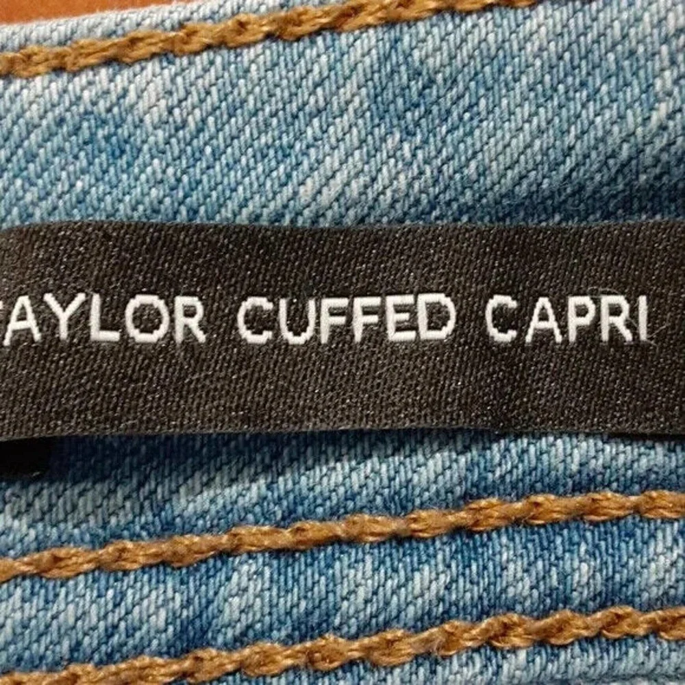 Nine West Taylor cuffed capri jeans size 4 stud embelished pockets * - Picture 11 of 13